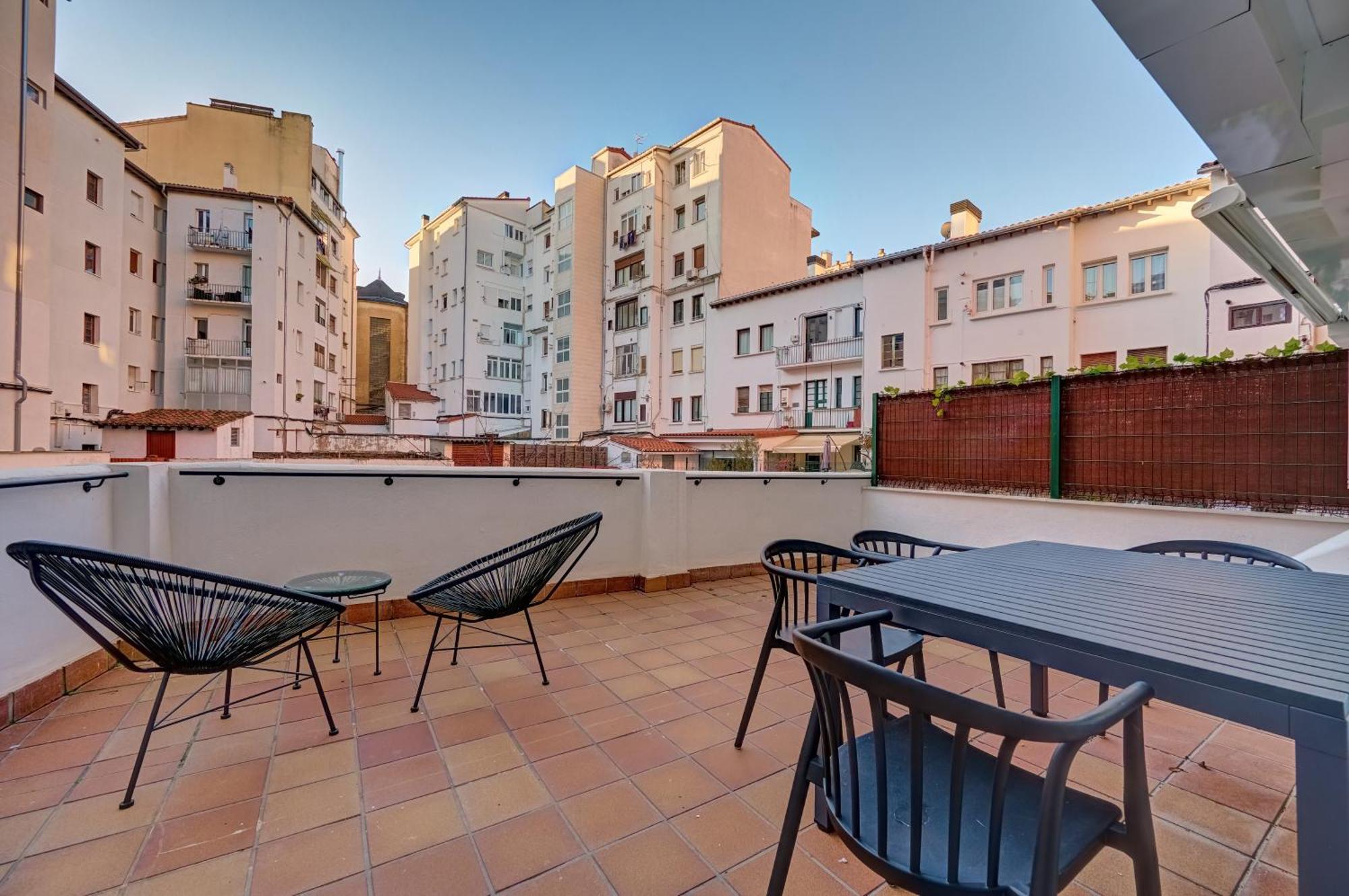 Apartamento El Conde By Clabao Pamplona Exterior photo
