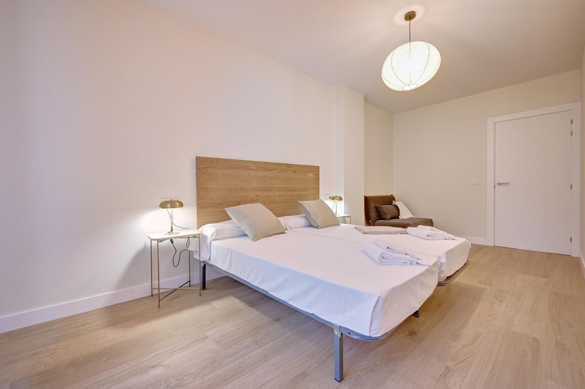 Apartamento El Conde By Clabao Pamplona Exterior photo